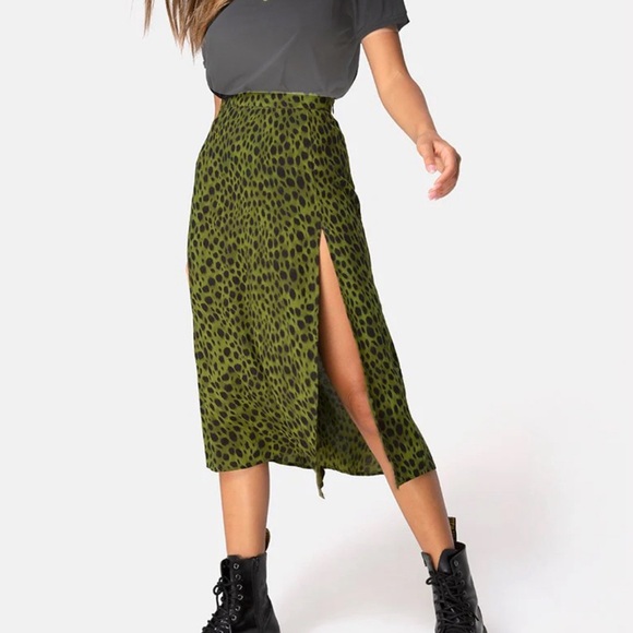 ISO POST DO NOT BUY! Motel Rocks Green Khaki Cheetah Skirt